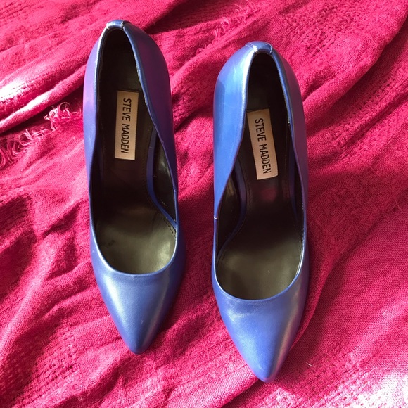 Steve Madden Genuine Leather Pointed Toe Heels - Picture 6 of 6